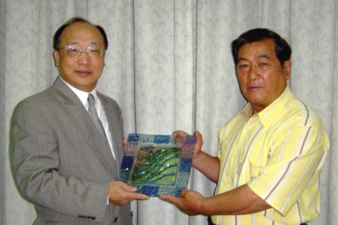 台中市政府市長頒發環保貢獻獎項