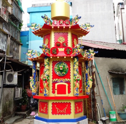 廟埕前的環保金爐／金屬爐SU304／３對龍柱／土地公使用環保金爐