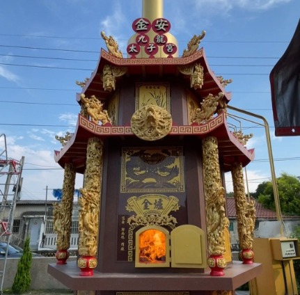 金碧輝煌的環保金爐／紅寶石花崗岩石材／石漆金爐／金屬爐SU304