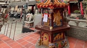 仁美把水福德祠/金爐加裝環保設備後/燒金紙情況