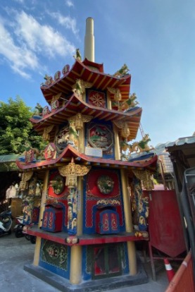 臺中清靈宮的環保金爐是神爐企業有限公司設計監造的！110年拍攝，仍在使用