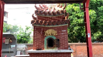 彰化芬園受連宮／既有的磚造金爐