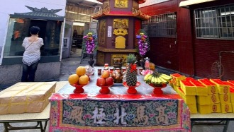 好產品像一份福報，驚喜總在體驗後。這張在草屯慈惠堂拍下的滿意笑臉，是我們最想守護的風景。